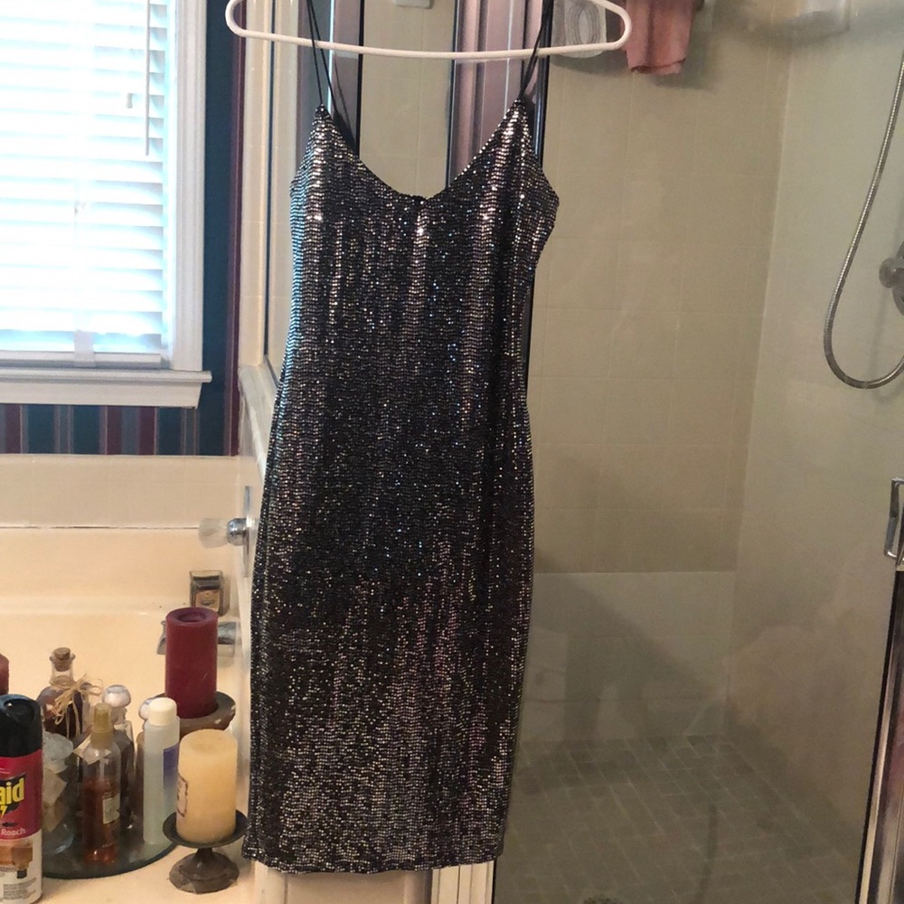 sparkling,knee length ,noodle straps,v cut, size:s